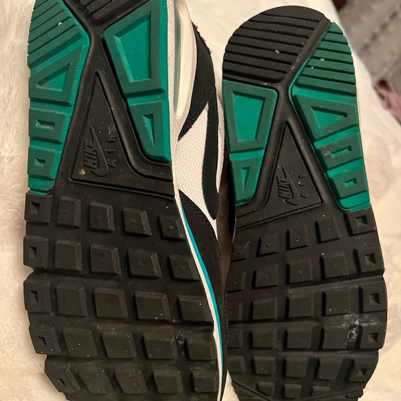 Nike Air Max White and Black with Teal and Orange Accents - Picture 5 of 8